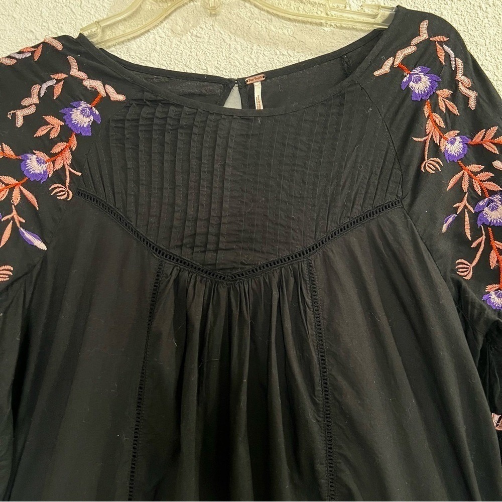 Free People Black‎ Floral Embroidered Mini Dress Boho Ruffle Bell Sleeve Pintuck - Picture 7 of 16